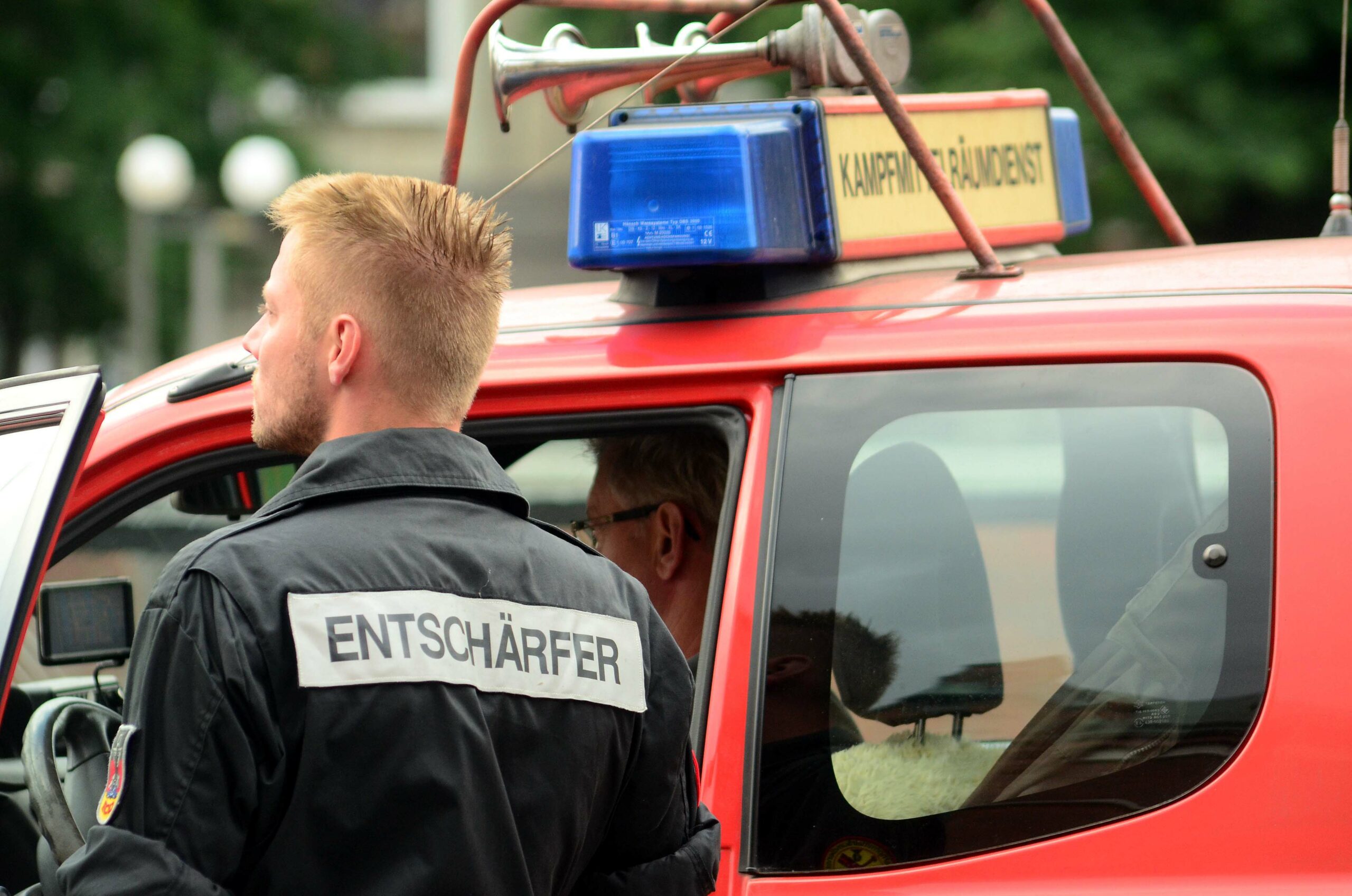 Sprenggranate in Neugraben gefunden – Polizei und Feuerwehr püfen notwendige Maßnahmen