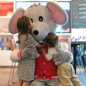 Manni, die Maus mit Kindern