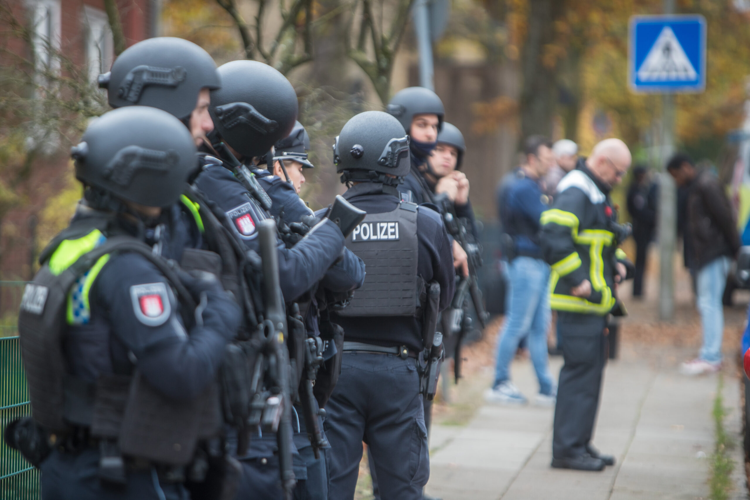 Die Polizei rückte mit einem Großaufgebot an. (Symbolfoto)