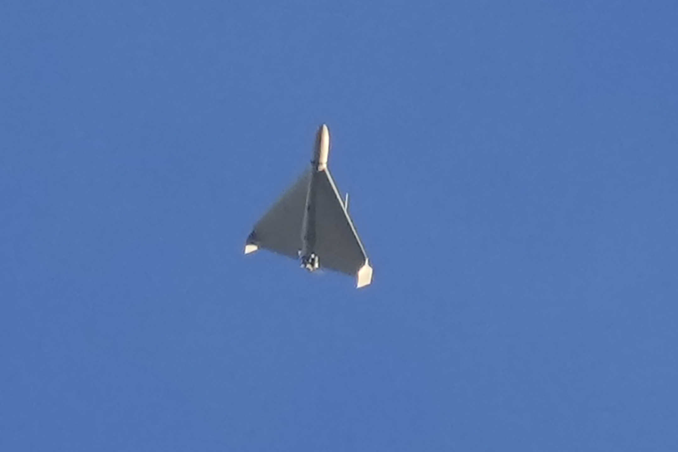 Russische Kampfdrohne am Himmel