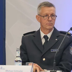 Er sagte dem Drogenhandel im Hafen den Kampf an… Hamburgs Zoll-Chef gestorben