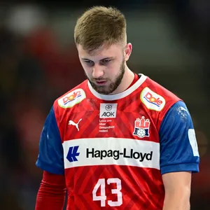 Zoran Ilic schaut nachdenklich zu Boden