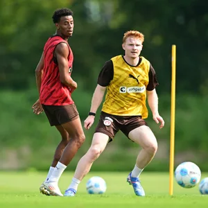 Morgan Guilavogui und Robert Wagner im St. Pauli-Training