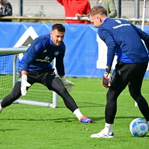 Offenes Duell: Daniel Heuer Fernandes und Matheo Raab kämpfen um den Platz im HSV-Tor.