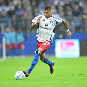 Davie Selke am Ball