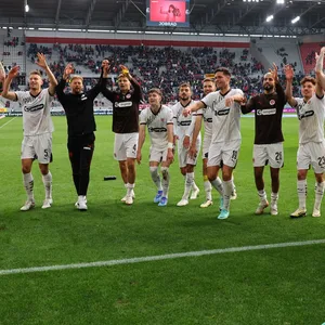 Jubel des FC St. Pauli in Freiburg