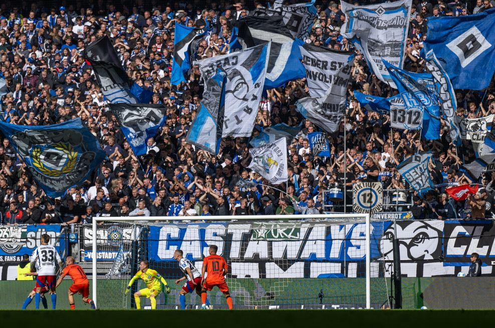 HSV-Fans auf der Nordtribüne