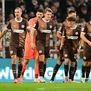 Enttäuschte Gesichter beim FC St. Pauli nach dem 0:3 gegen Mainz