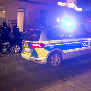 Die Polizei rückte, neben der Unterstützungsstreife für erschwerte Einsatzlagen, auch mit mehreren Streifenwagen an.