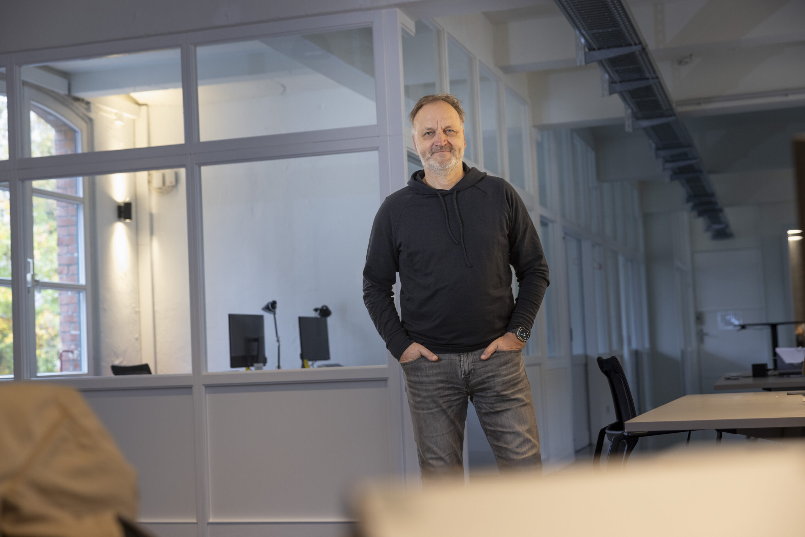 Stefan Zschaler, Vorsitzender der Hamburg School of Ideas in seiner Agentur.