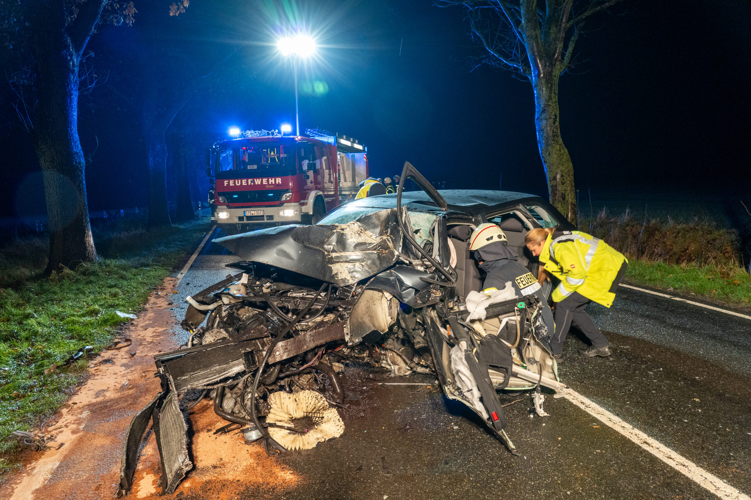 Auto völlig zerstört