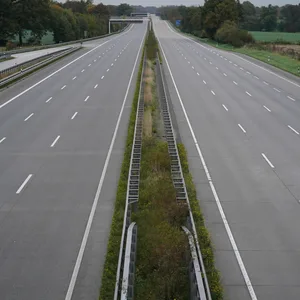 Die Autobahn A1 wird für ein Wochenende voll gesperrt (Archivbild).