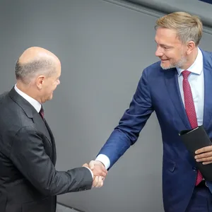 Bundeskanzler Olaf Scholz (SPD) und Christian Lindner (FDP),