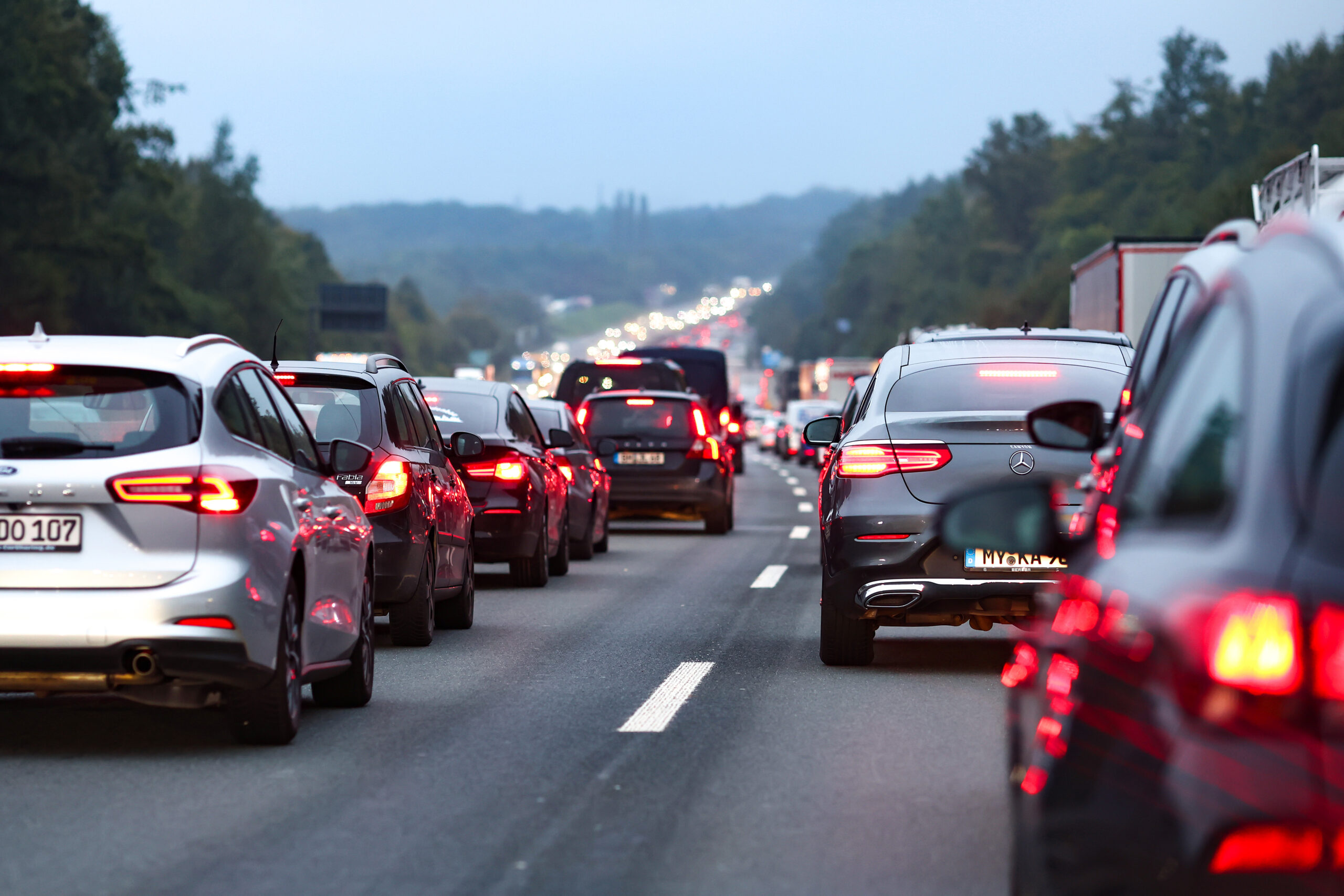 Auf der A7 im Landkreis Harburg könnte es kann es in der zweiten Novemberhälfte zu nächtlichen Staus kommen.