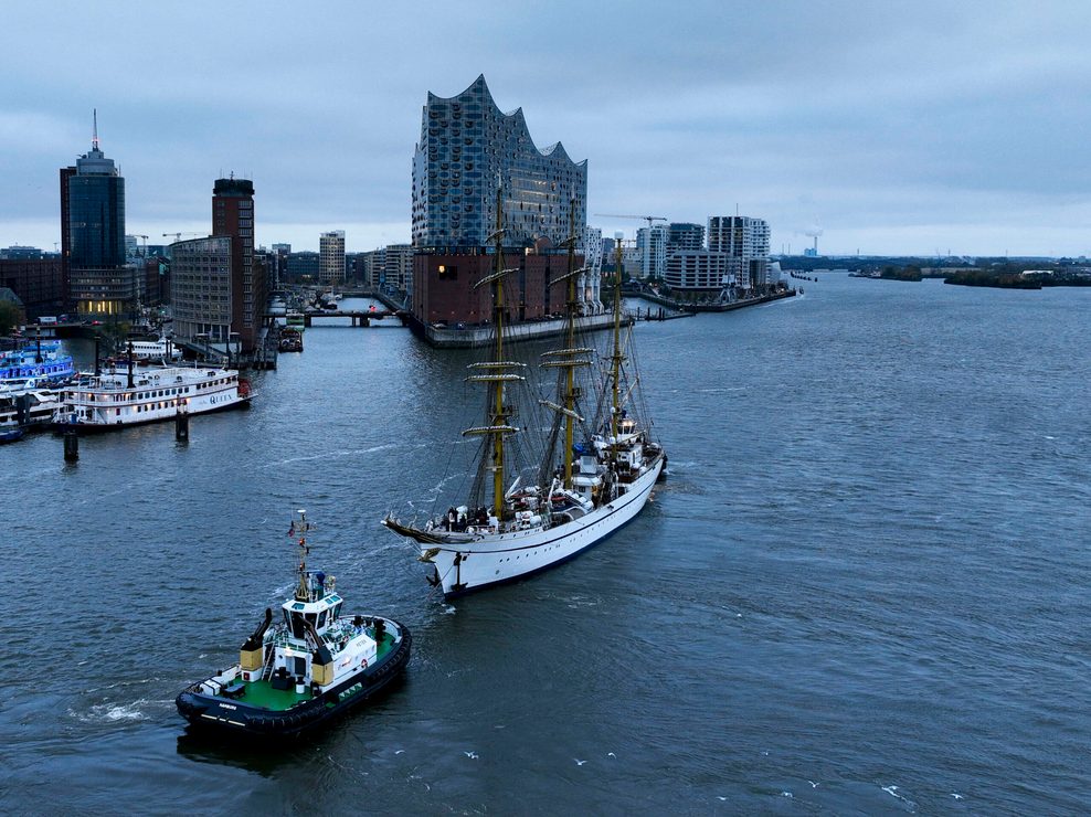 Die Gorch Fock beim Einlauf in den Hamburger Hafen vergangenen Freitag.