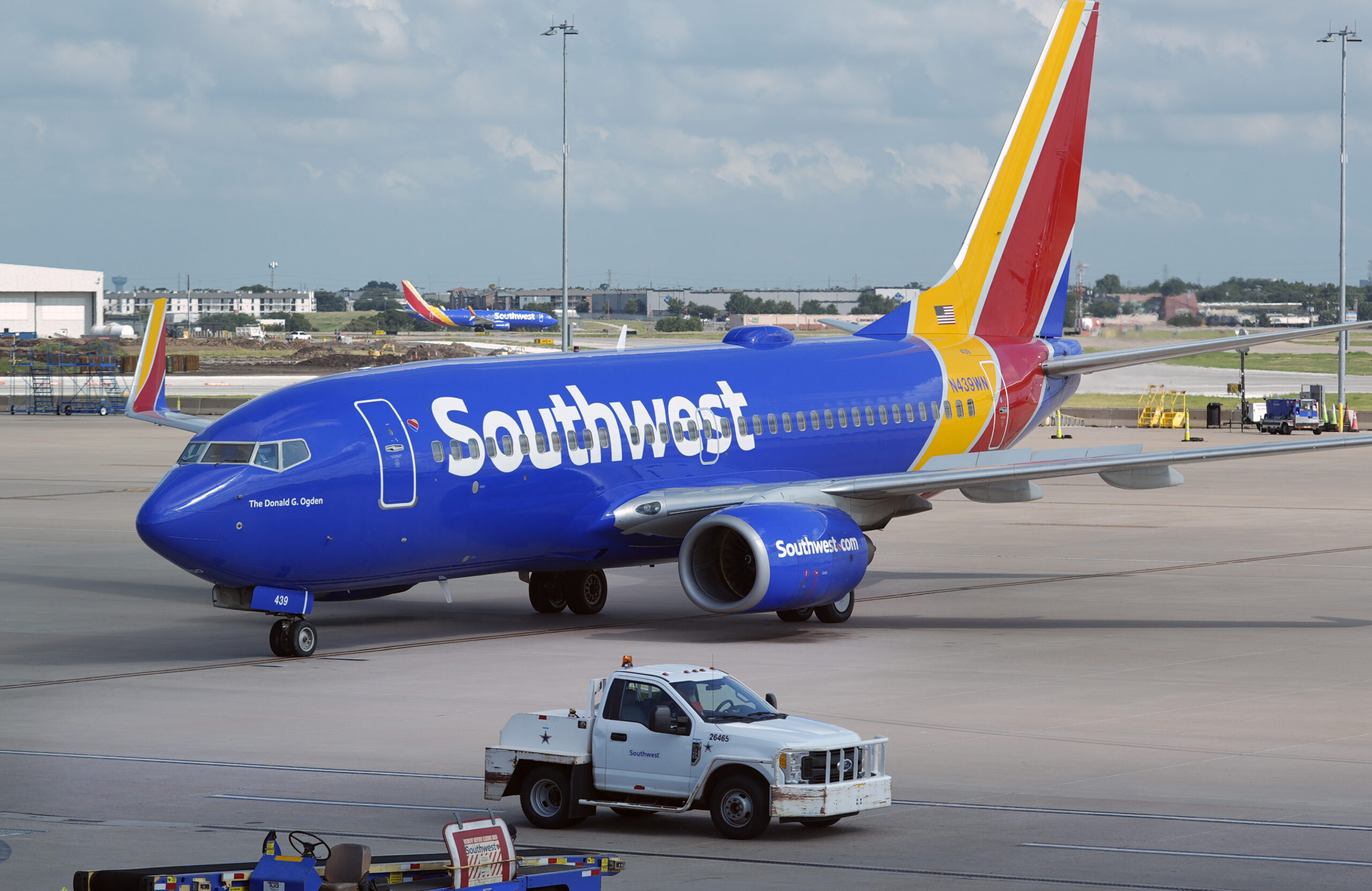 Ein Flugzeug der Southwest Airlines bewegt sich zum Abflug.