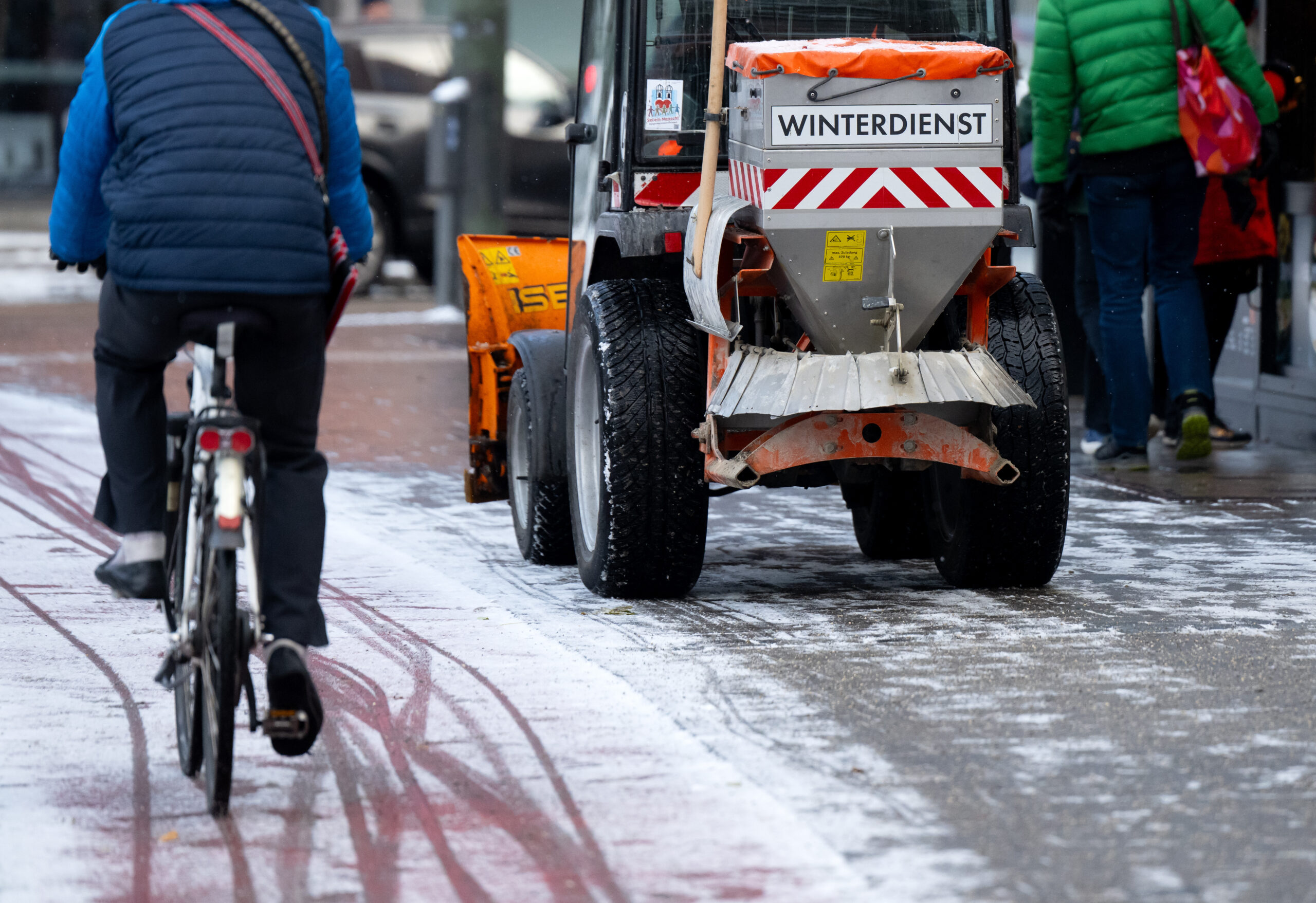 Schneeräumfahrzeug vom Winterdienst