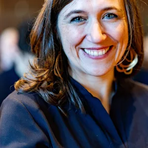 Katharina Beck (Bündnis90/Die Grünen) bei der Mitgliederversammlung der Grünen für die Aufstellung der Landesliste zur Bundestagswahl 2025 im Bürgerhaus Wilhelmsburg