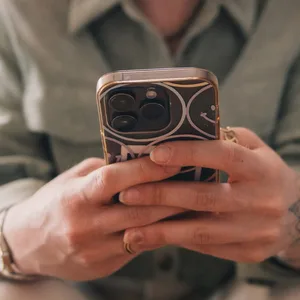 Achtung, Betrugsmasche: Mit Hilfe des sogenannten Call-ID-Spoofings wird auf dem Telefondisplay des Angerufenen die eigentlich vertrauenswürdige Rufnummer 116 116 angezeigt. (Symbolbild)