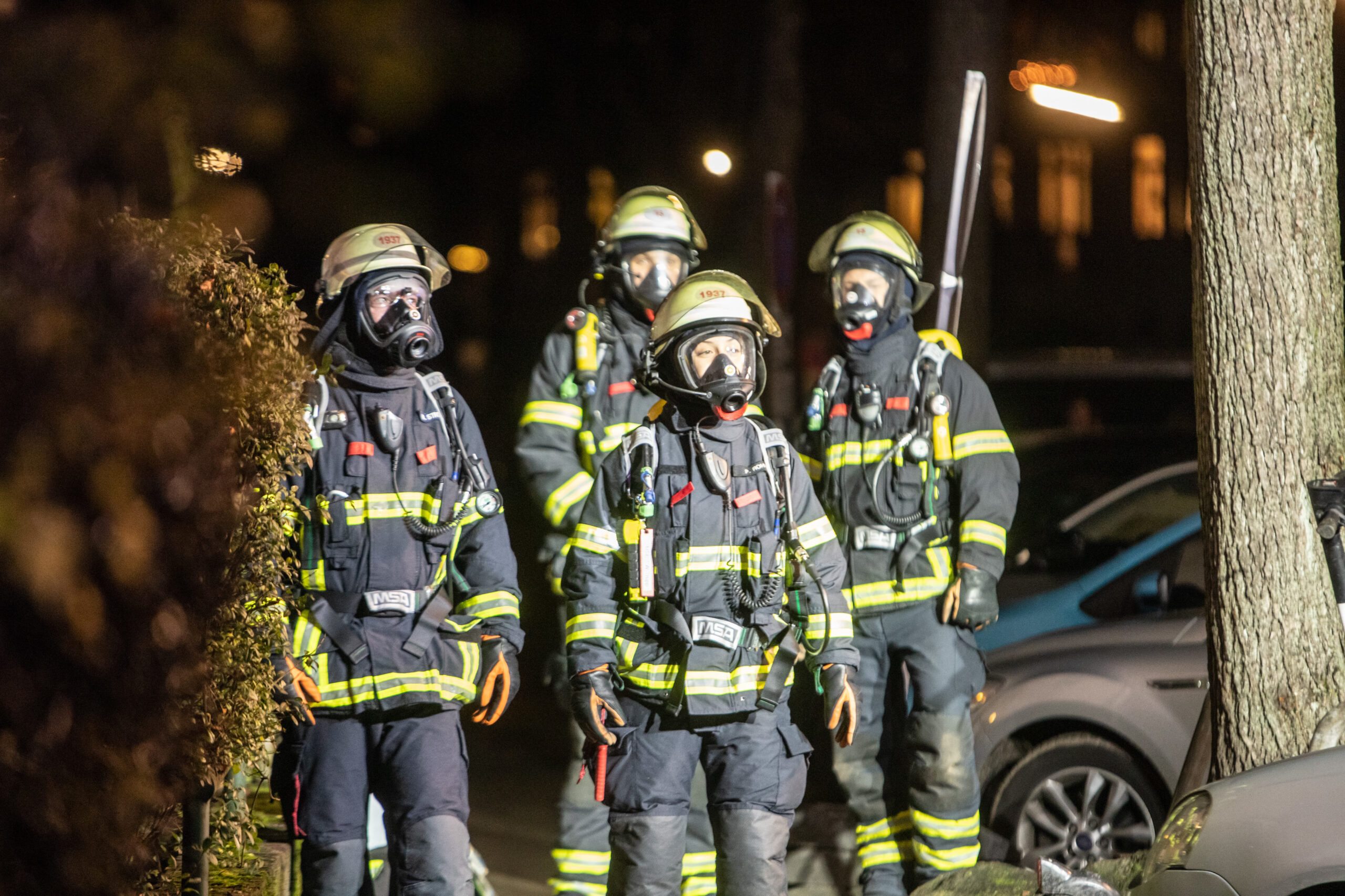 Ein Zeitungsausträger bemerkte das Feuer und alarmierte die Feuerwehr. (Symbolfoto)