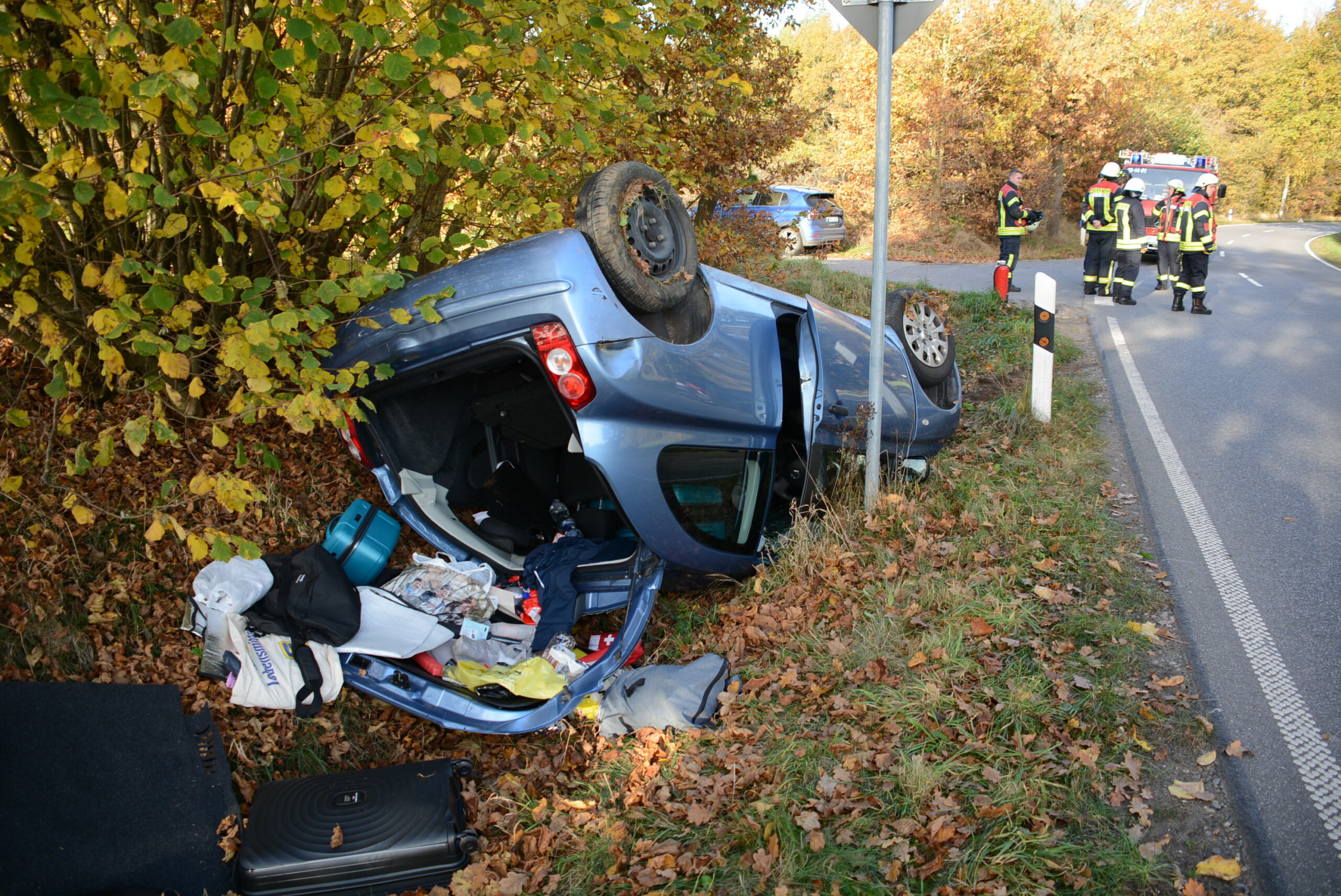 Nahe Hamburg: FRau überschlägt sich mit Auto und hat großes Glück