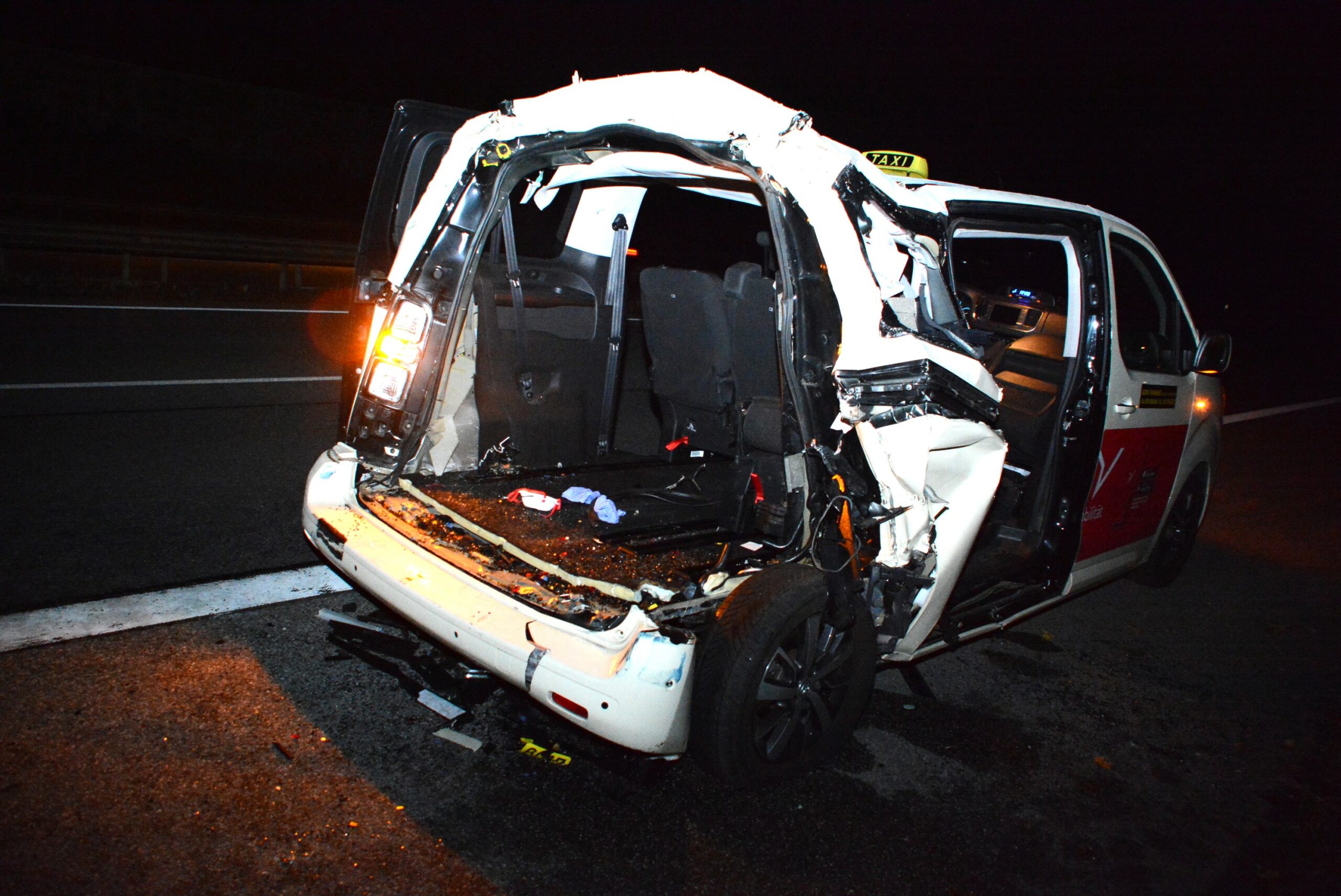 Unfall auf A24 bei reinbek – fünf zum teil schwer Verletzte. Frau in Lebensgefahr