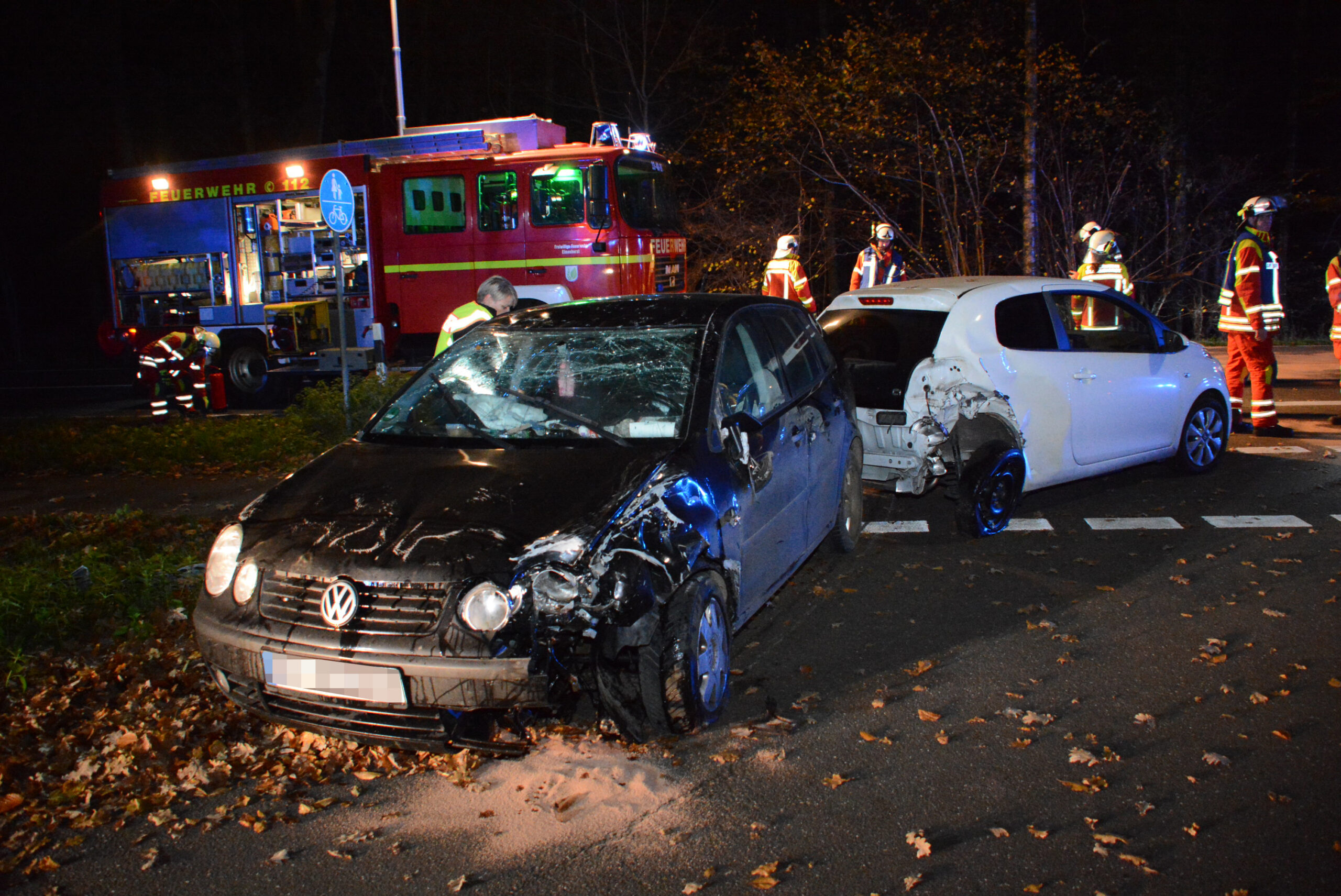 Die beiden Fahrzeuge in Elmenhorst nach der Kollision.