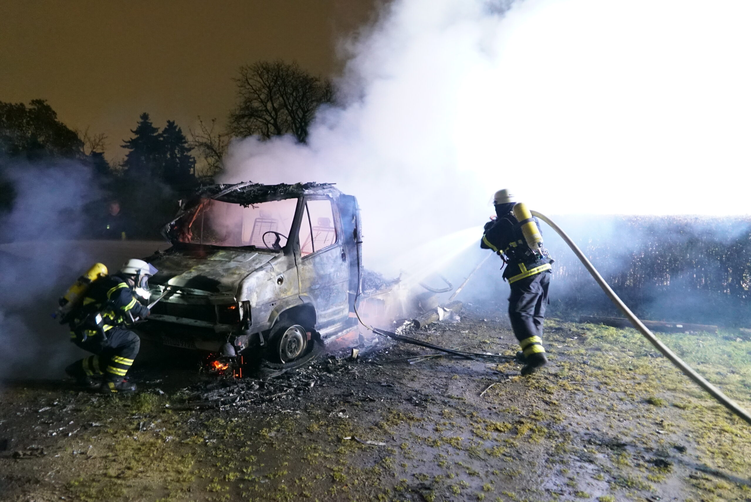 Das Wohnmobil brannte vollständig aus.