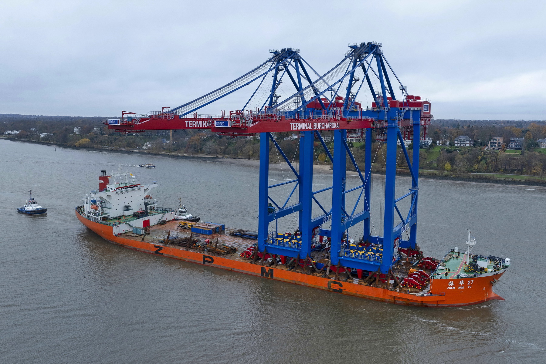 Die Zhen Hua 27 hat heute am Containerterminal Burchardkai festgemacht.