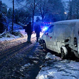 In Rahlstedt löste die Verfolgungsjagd ein Trümmerfeld aus. Der flüchtige Fahrer wurde gefasst.