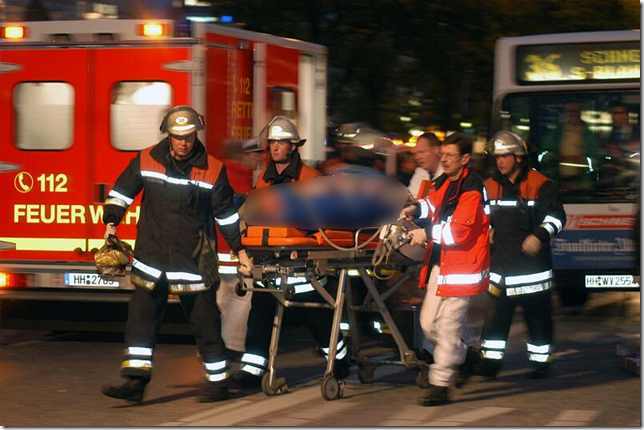 Das Opfer kam mit lebensgefährlichen Verletzungen in eine Klinik. (Symbolfoto)