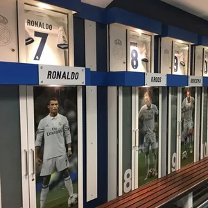 Die Spinde der Real-Madrid-Stars in der Kabine