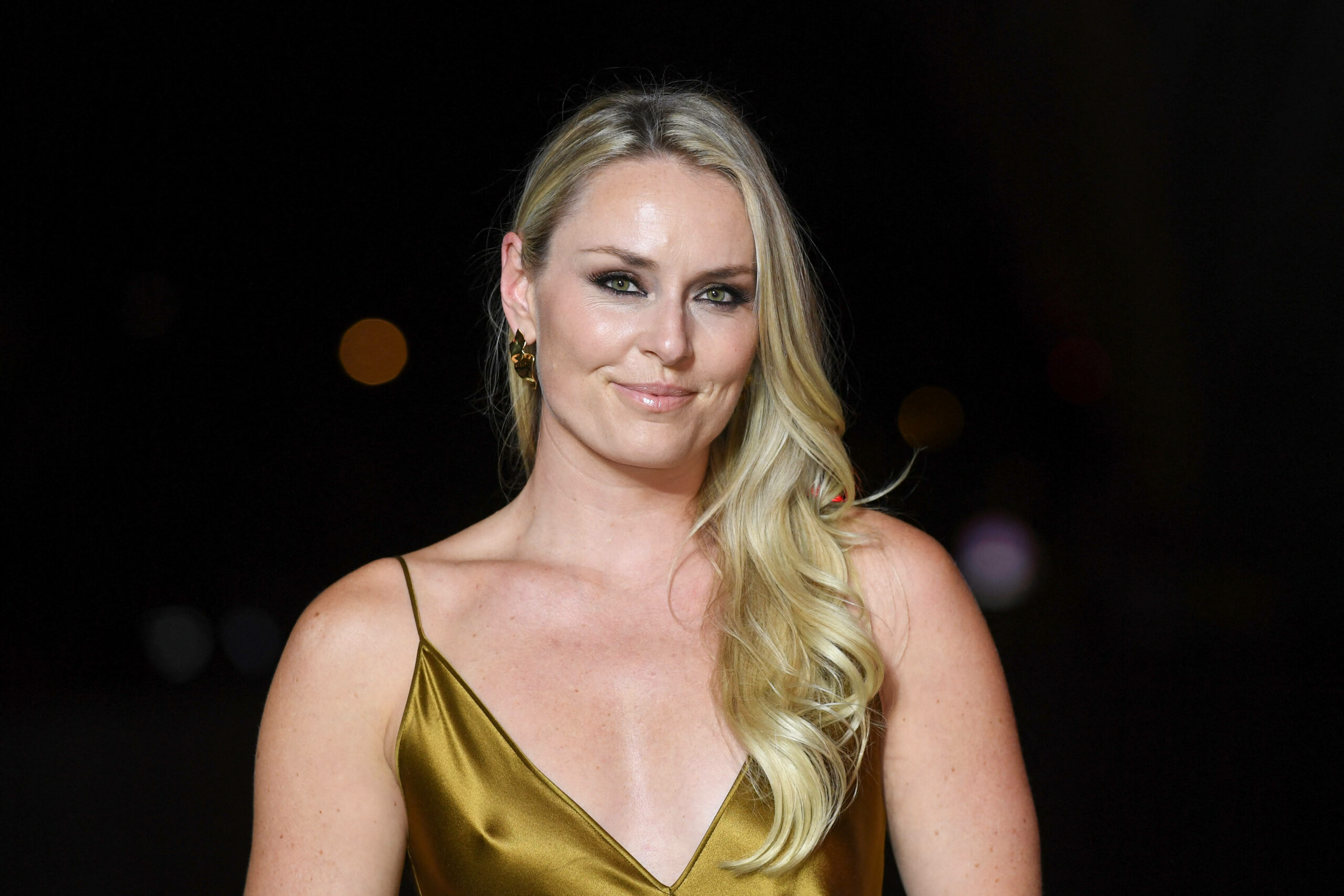 Lindsey Vonn im goldenen Kleid