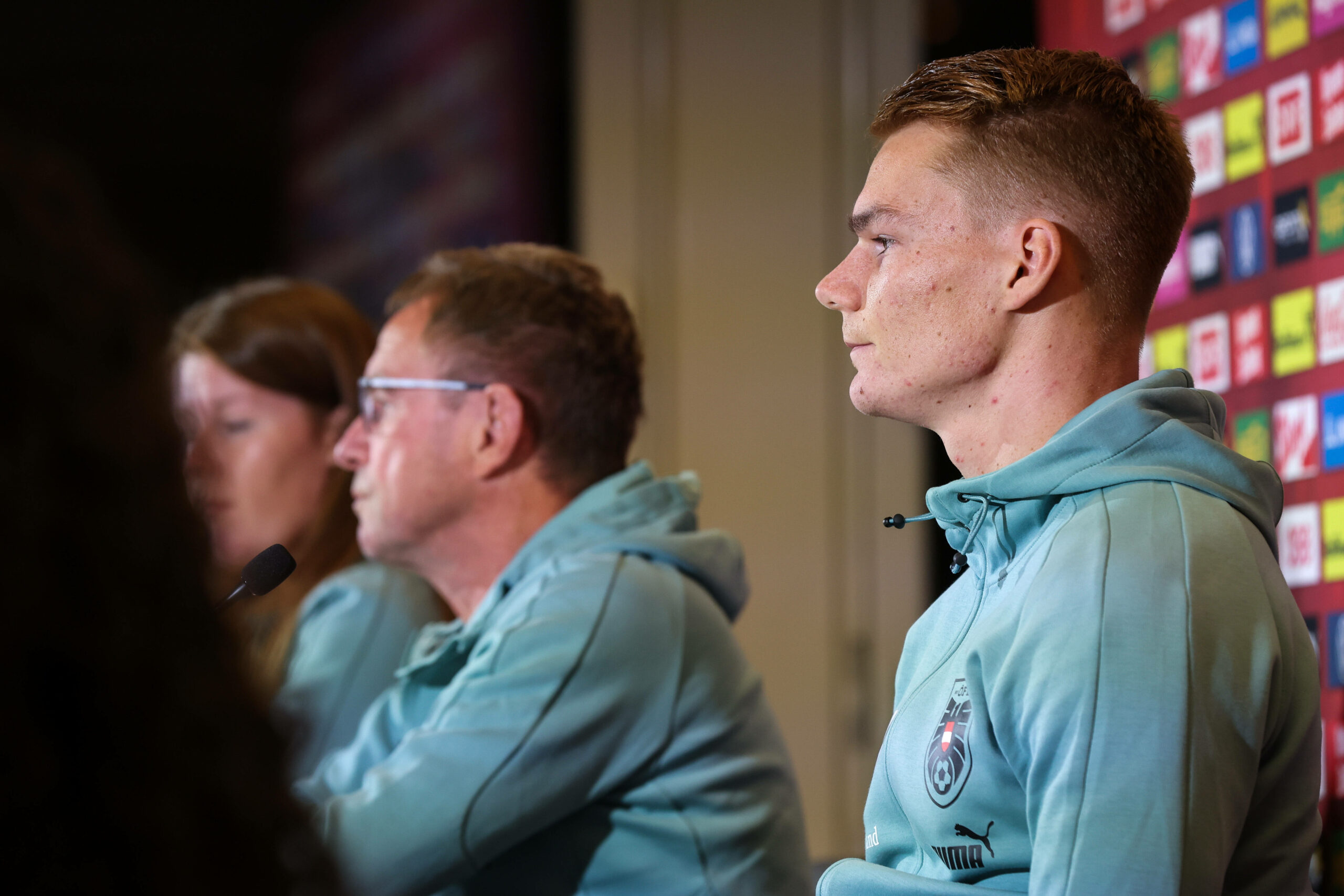 Ralf Rangnick und Philipp Lienhart bei der Pressekonferenz