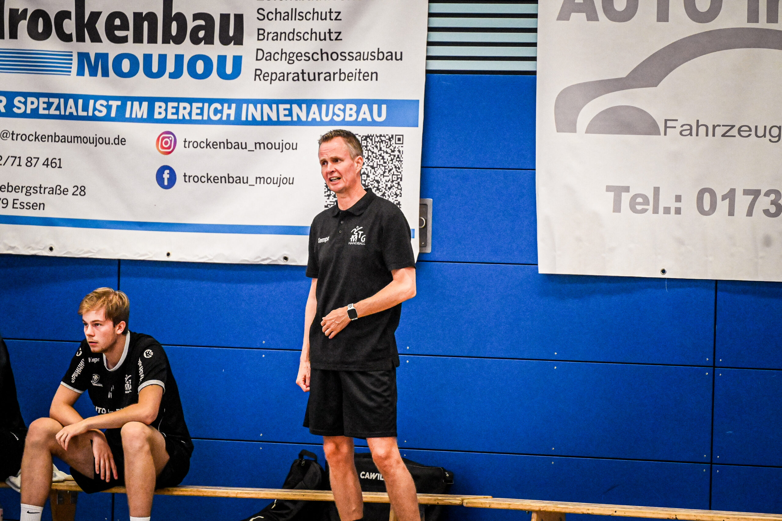 André Fuhr coacht sein Team von außen