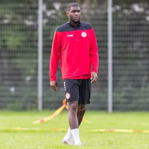 Anthony Modeste geht über dem Trainingsplatz