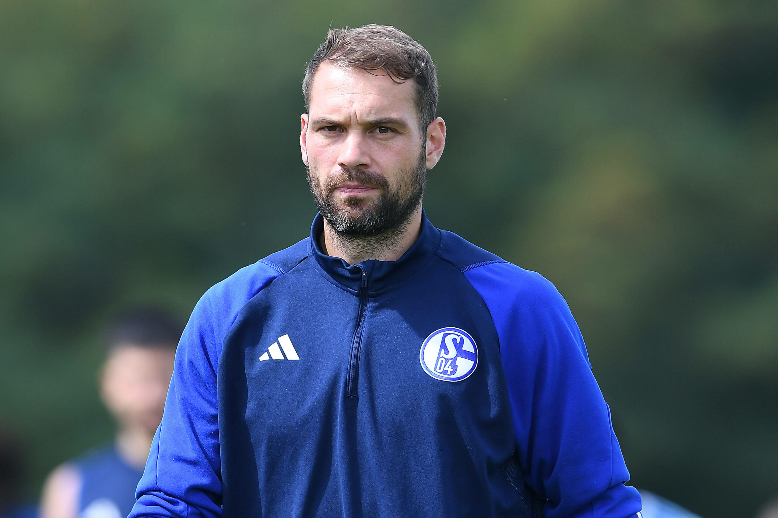 Pierre-Michel Lasogga in einem Shirt von Schalke 04