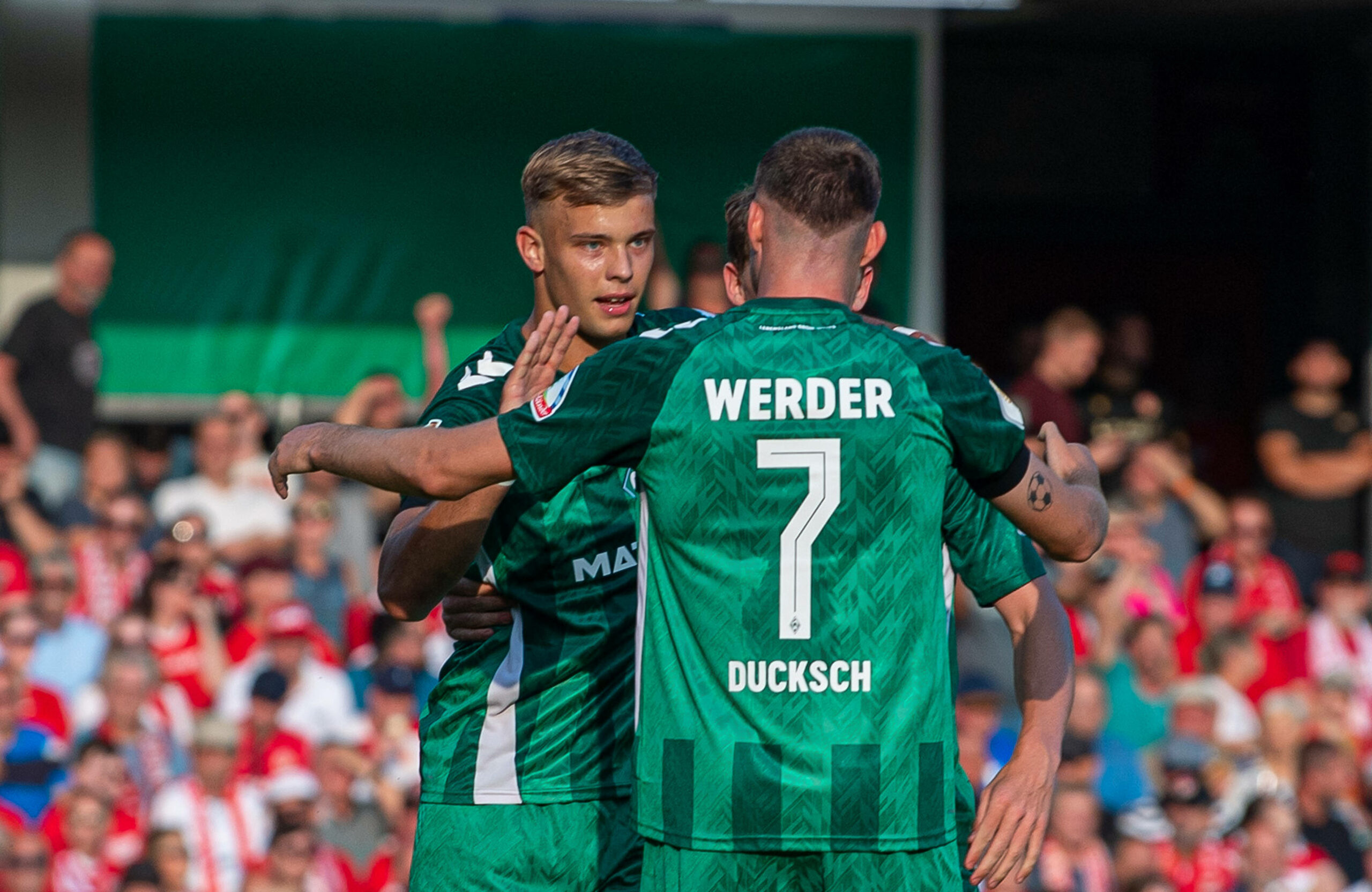 Die Werder-Angreifer Keke Topp und Marvin Ducksch