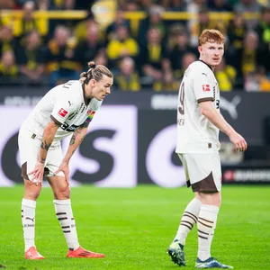Jackson Irvine und Robert Wagner