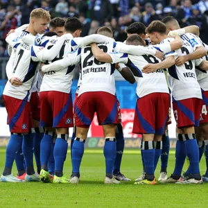 Jetzt ist erstmal Zeit zum Durchschnaufen: Nach der Länderspielpause treffen die Profis des HSV dann auf Schalke 04.