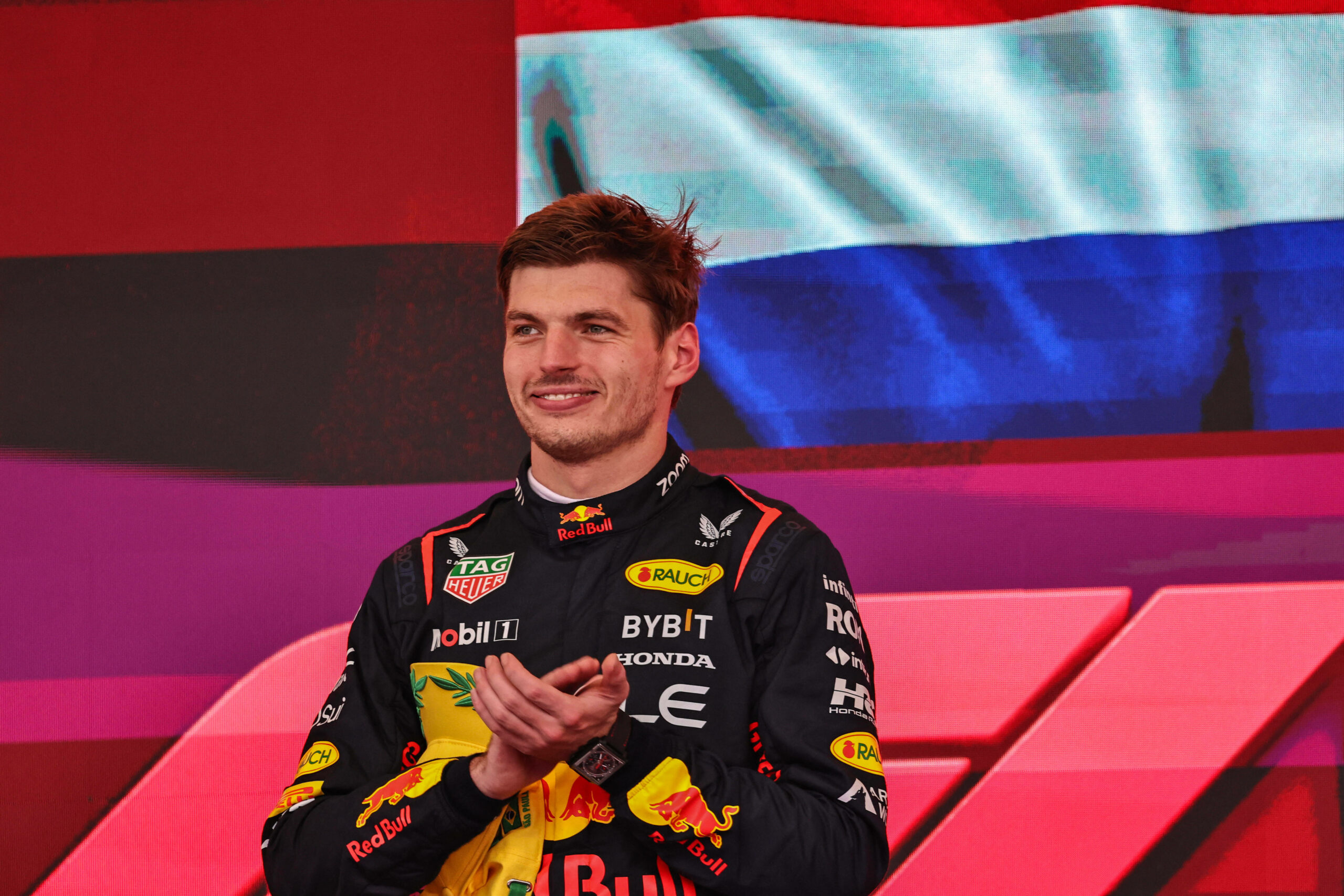 Max Verstappen bei der Siegerehrung