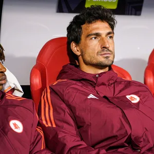 Mats Hummels auf der Auswechselbank