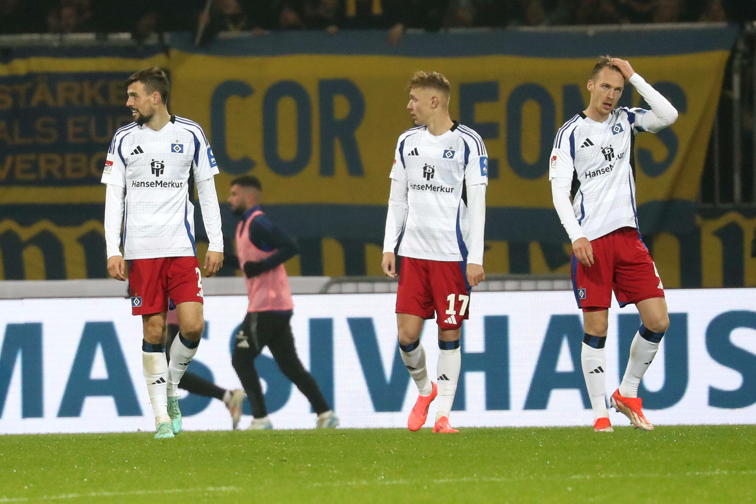 Kapitän Sebastian Schonlau bei der HSV-Niederlage in Braunschweig