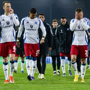 Frust und Enttäuschung bei den HSV-Profis in Braunschweig