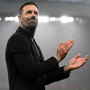 Ruud van Nistelrooy klatscht in die Hände.