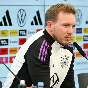 Julian Nagelsmann bei einer Pressekonferenz
