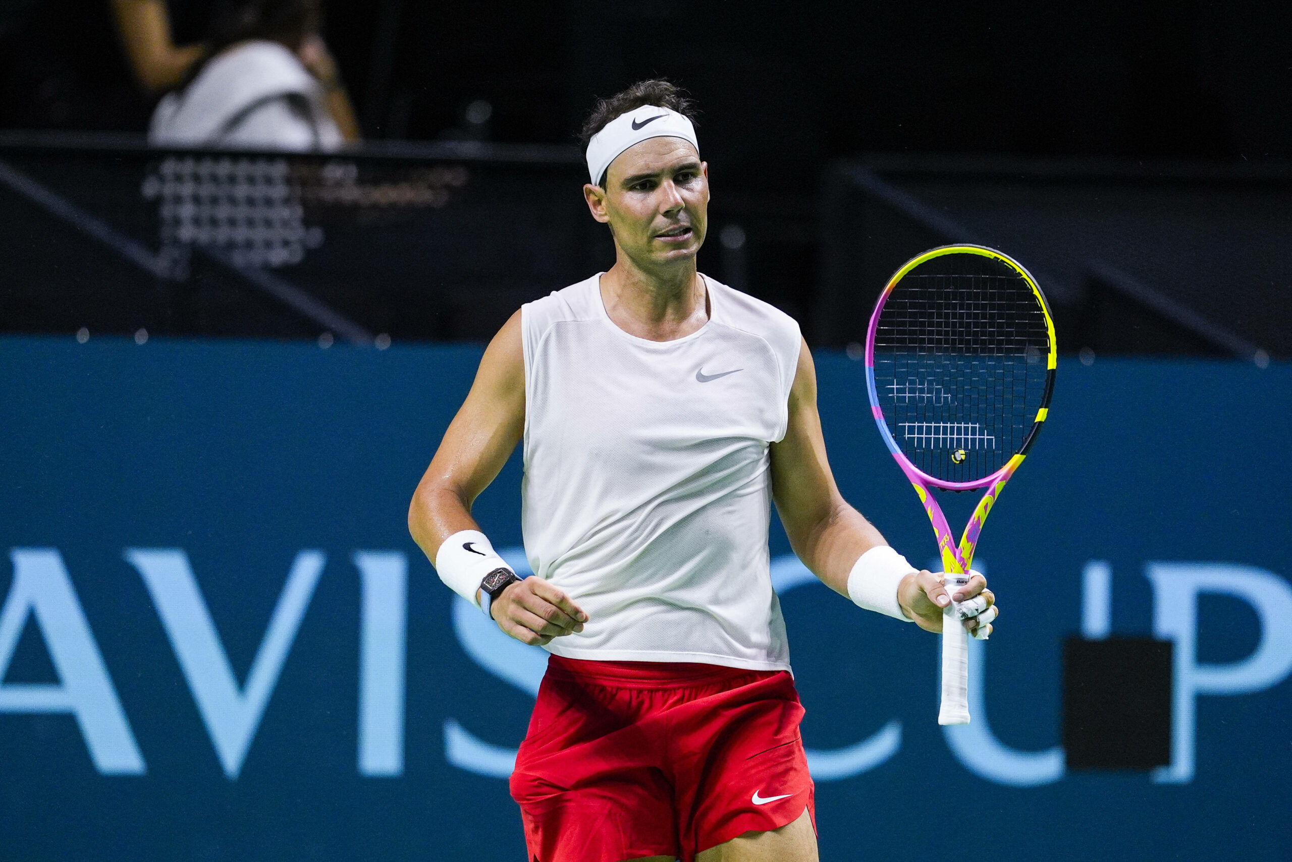 Rafael Nadal mit Tennisschläger in der Hand beim Training für den Davis Cup