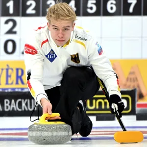 Felix Messenzehl im EM-Finale im Curling