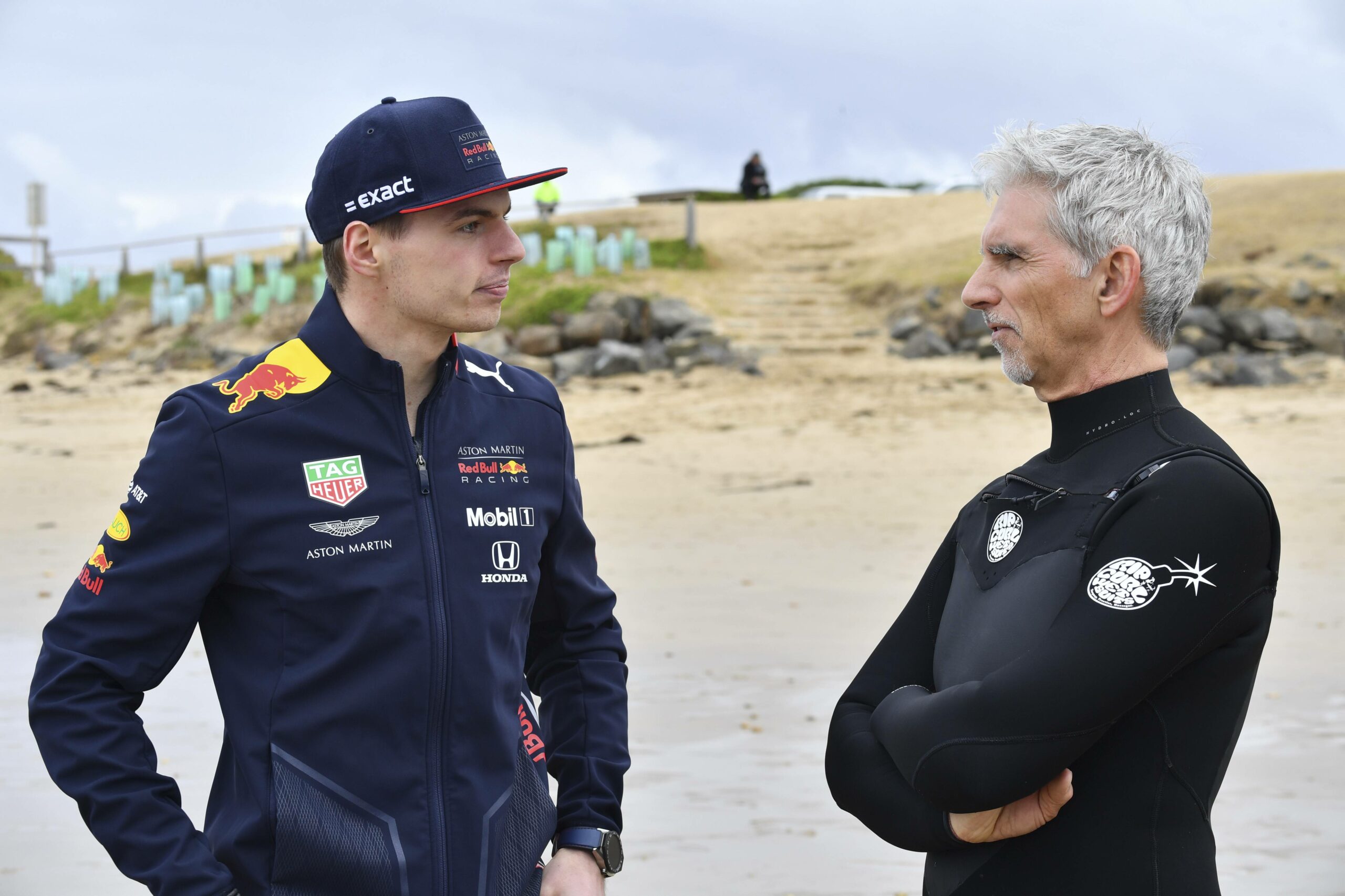 Max Verstappen und Damon Hill im Gespräch