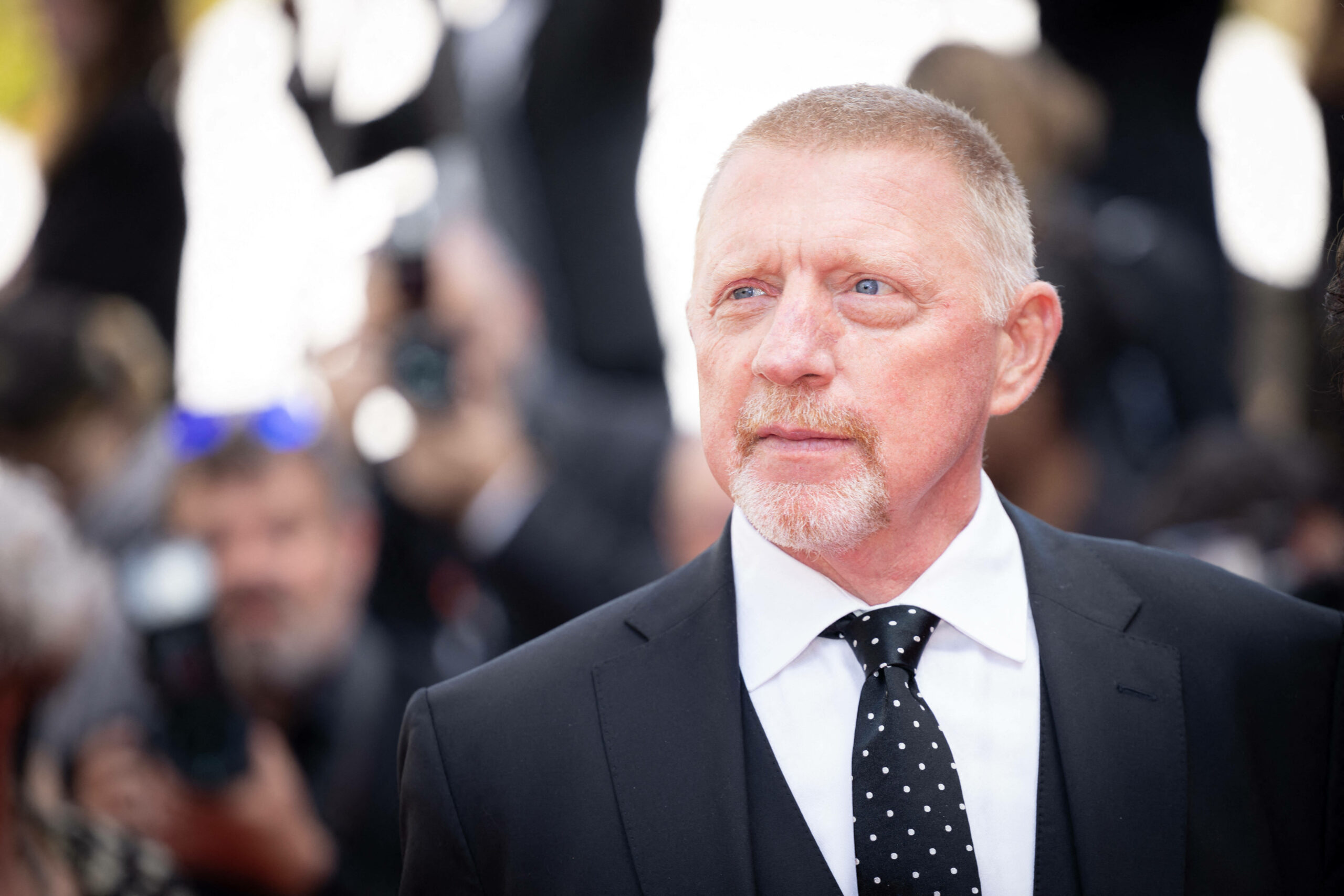 Boris Becker im Anzug